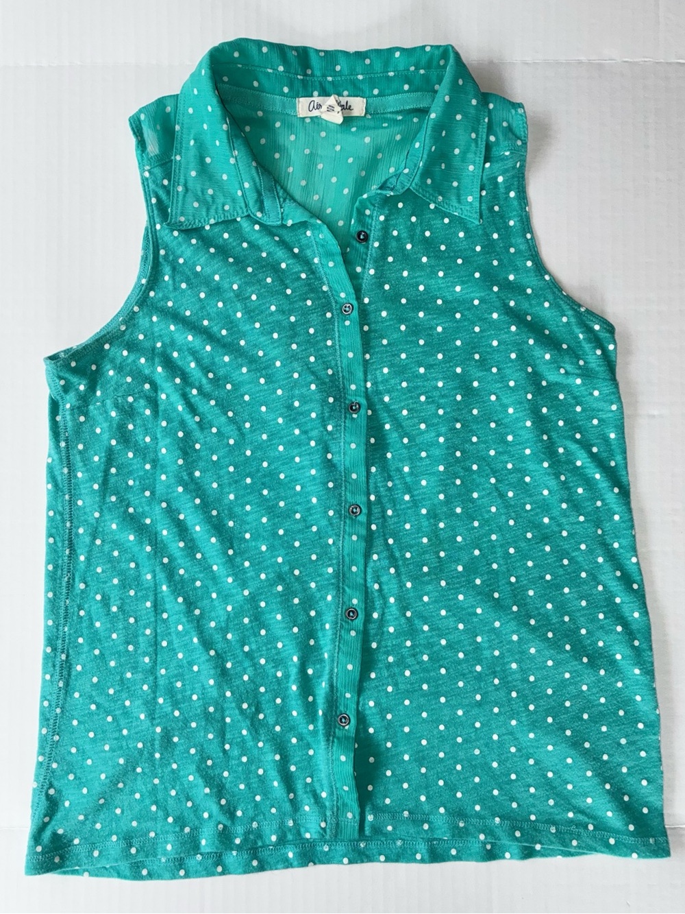 AĂŠropostale Womenâs Sleeveless Collared Teal Polka Dot Button Up Top Size Medium